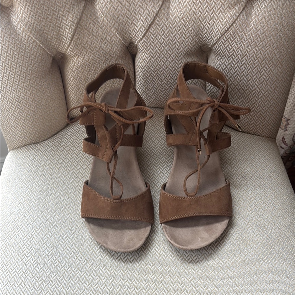 Vionic Noble Tansy - Women's Tan Espadrille Wedge